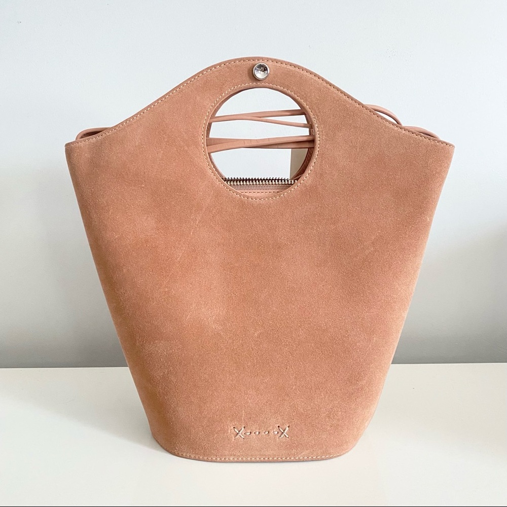 Elizabeth and James Small Market Shopper